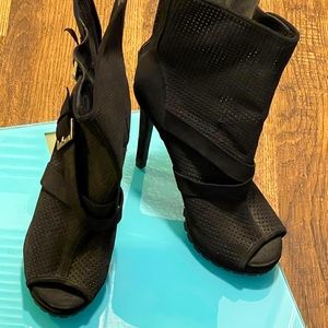 Black short boots size 7